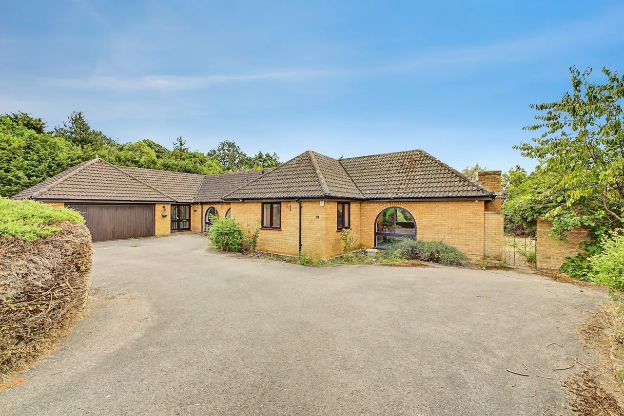5 bed house for sale — Donovan Court, Northampton, Northamptonshire, NN3