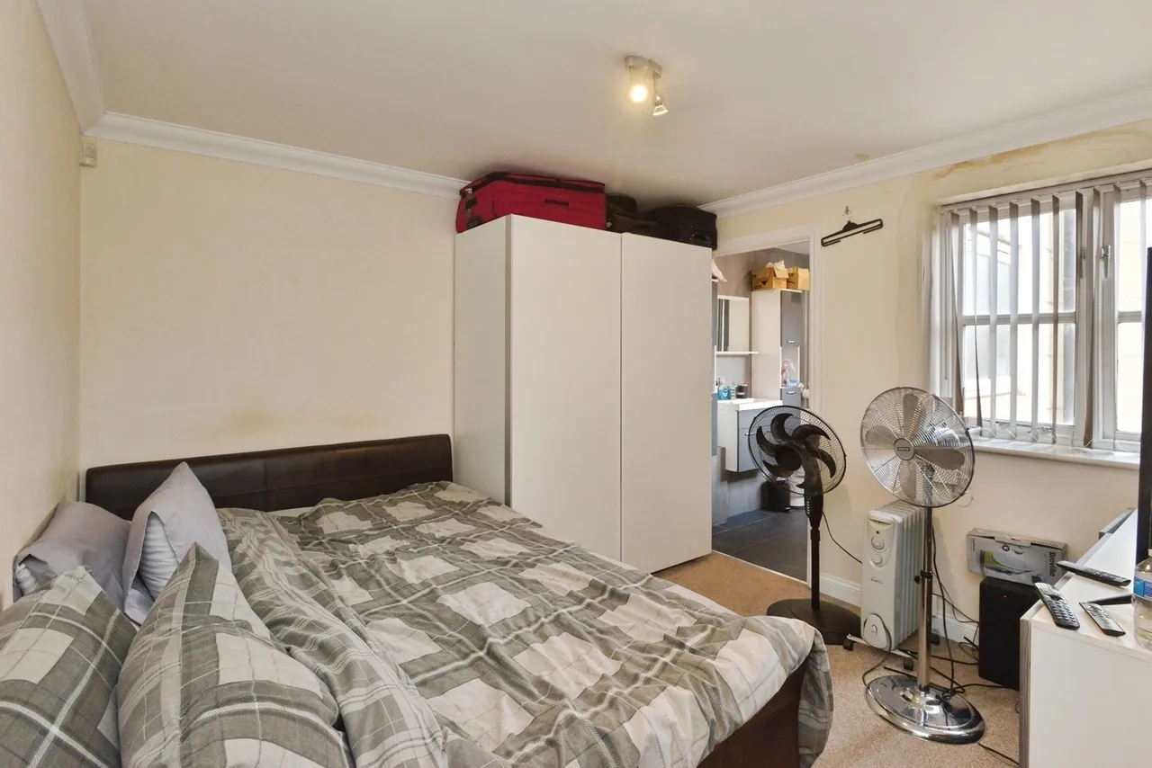 Morland Drive, Grange Farm, Milton Keynes, Buckinghamshire, MK8, photo 9