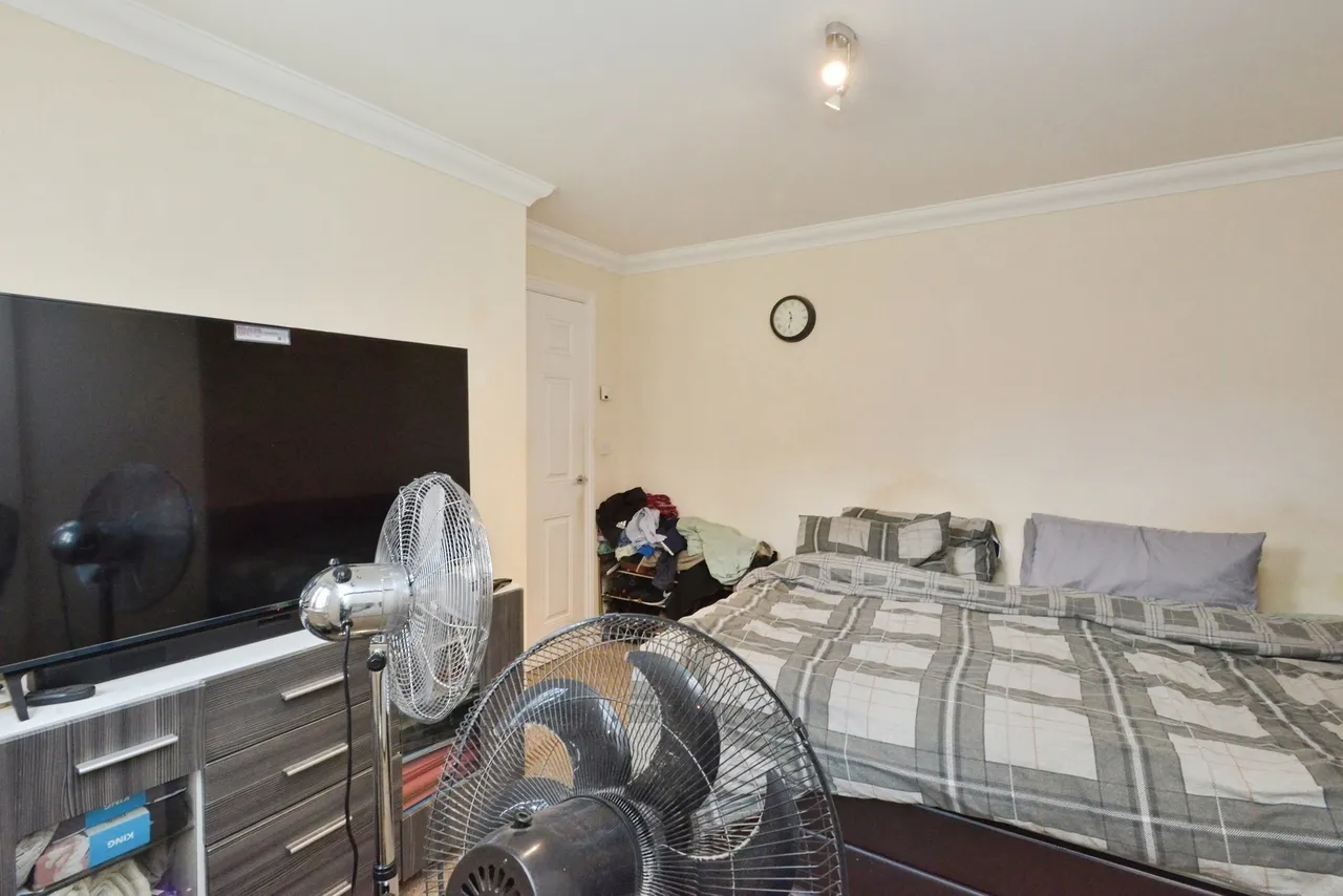Morland Drive, Grange Farm, Milton Keynes, Buckinghamshire, MK8, photo 7