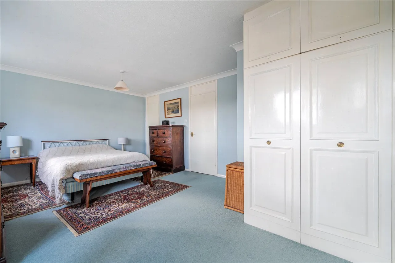 West Mead, The Hart, Farnham, Surrey, GU9, photo 6