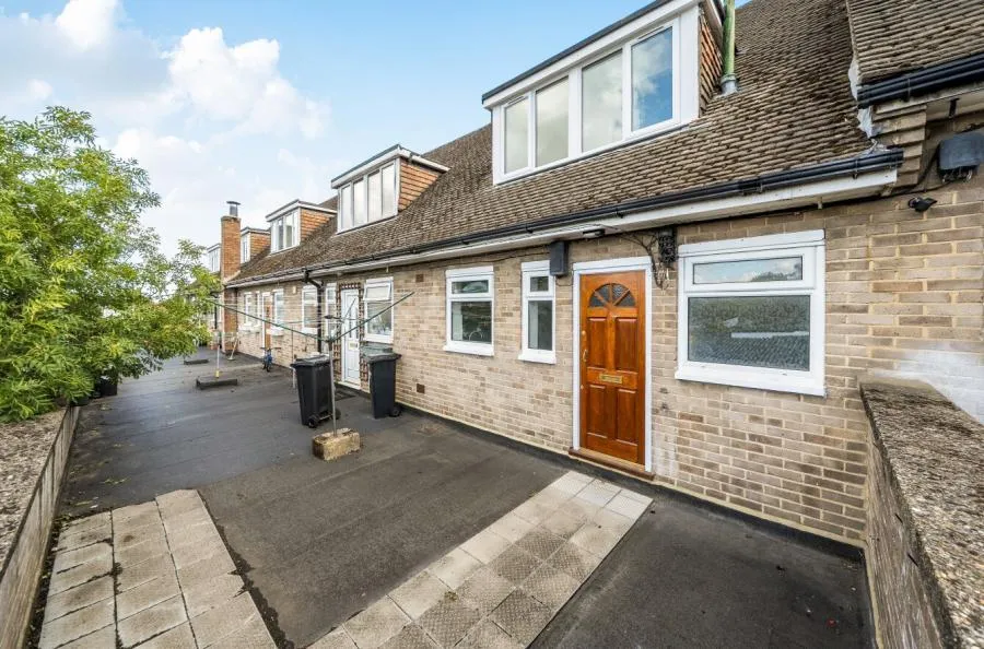 3 bed flat for sale, Park Street, St. Albans, AL2
