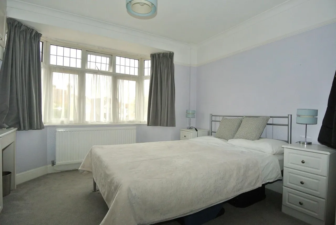 Ashview Gardens, Ashford, Surrey, TW15 3RE, photo 10