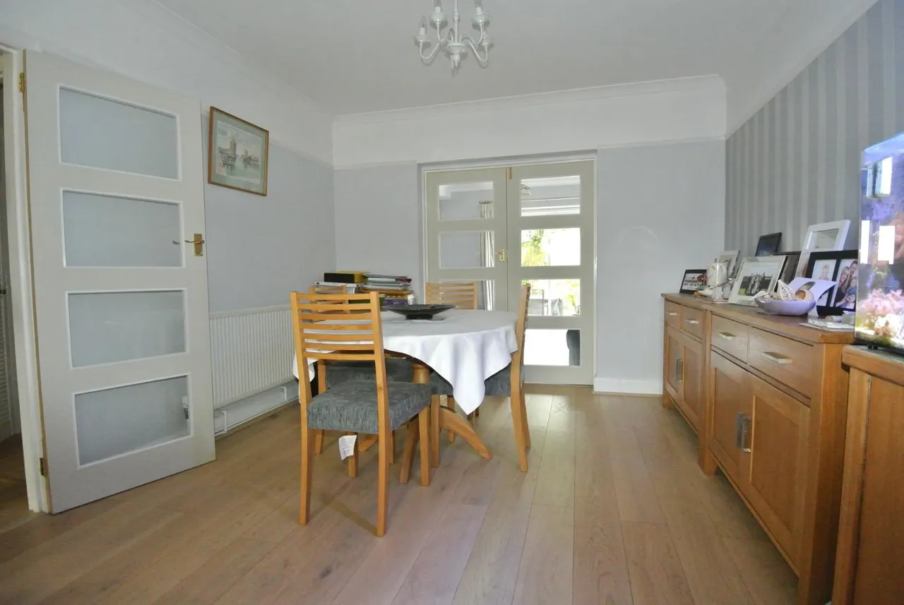 Ashview Gardens, Ashford, Surrey, TW15 3RE, photo 6