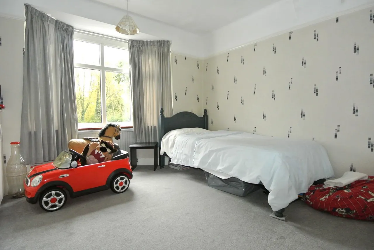 Ashview Gardens, Ashford, Surrey, TW15 3RE, photo 11