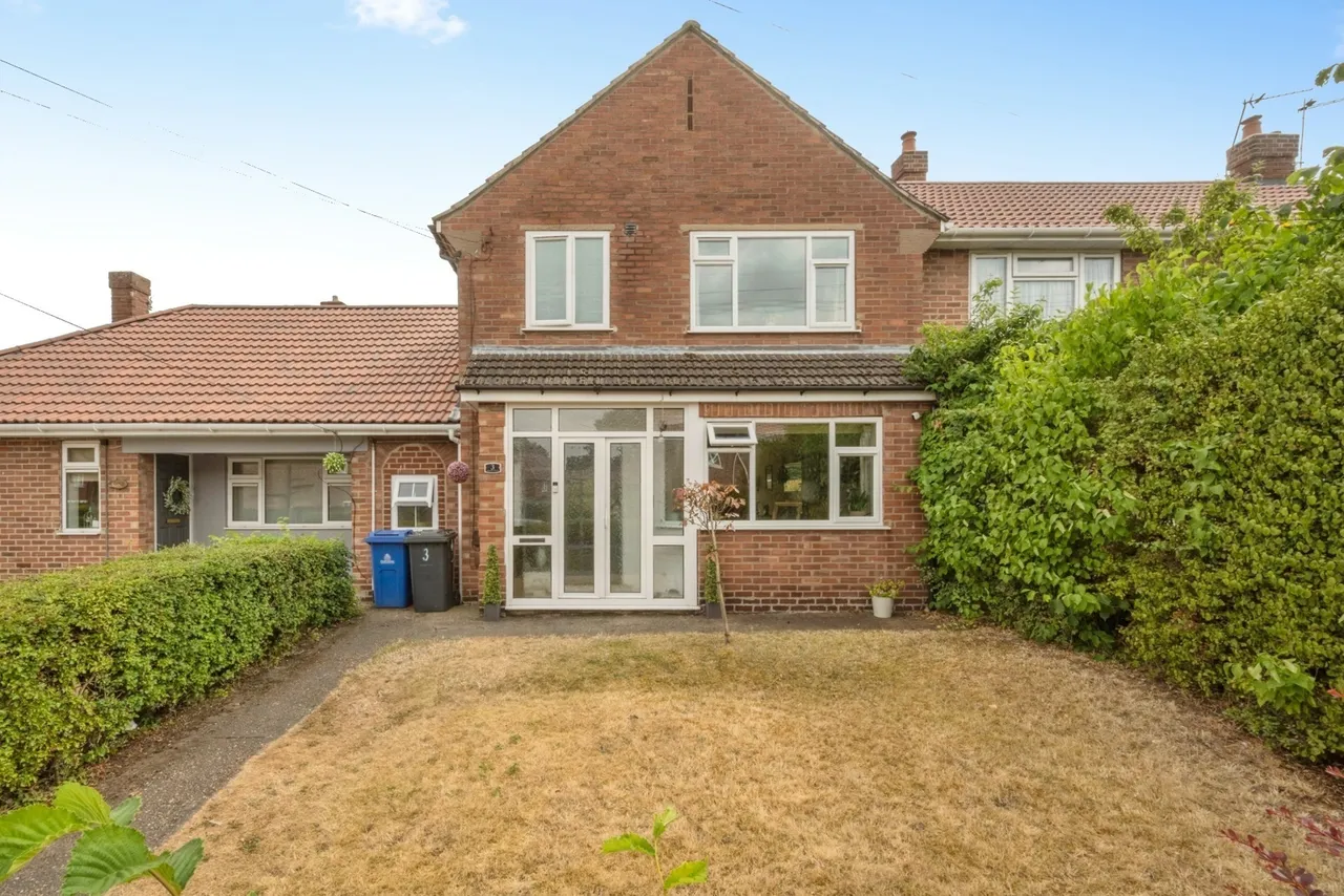 3 bed house for sale — Elmham Road, Doncaster, South Yorkshire, DN4