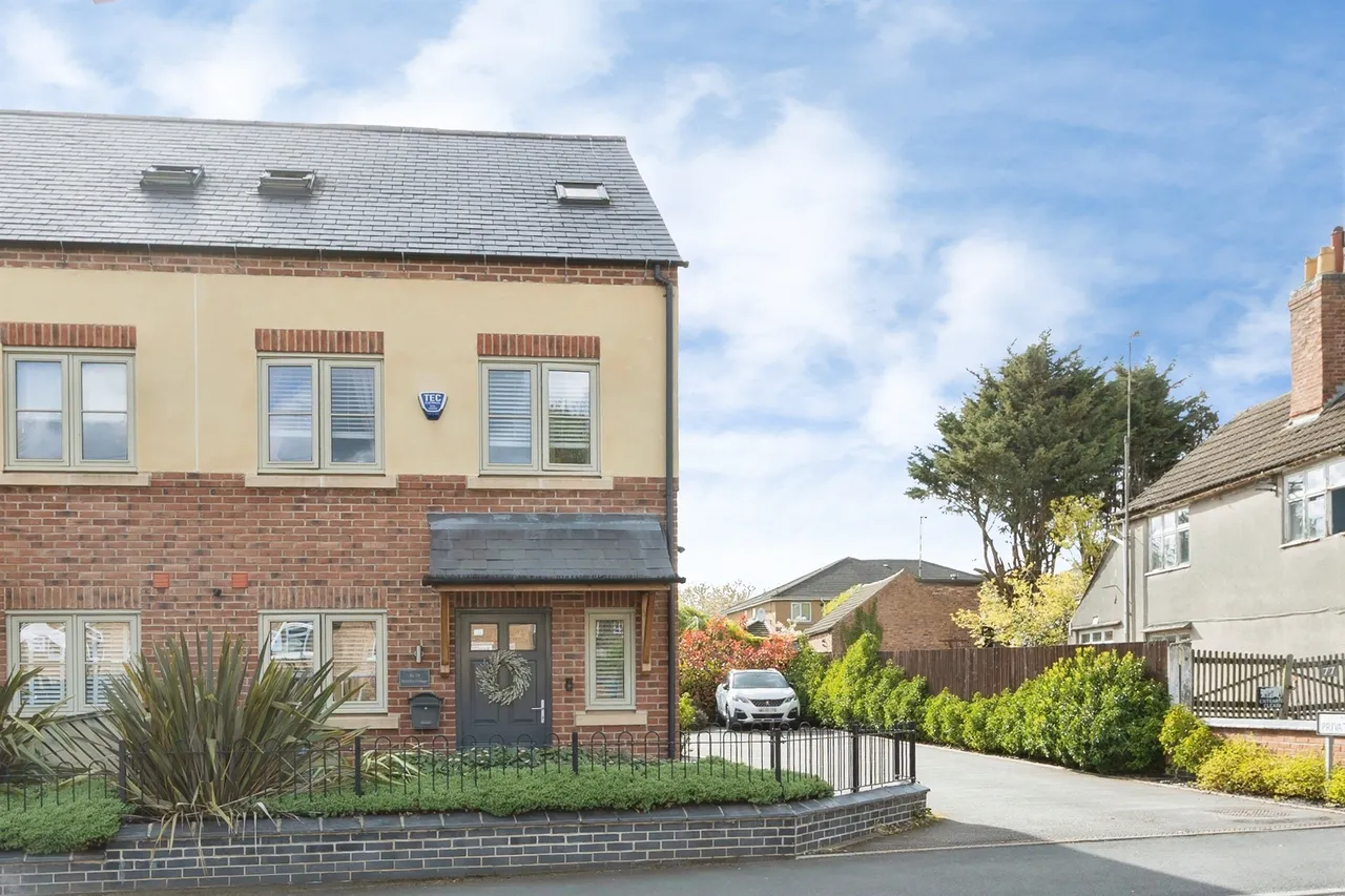 3 bed house for sale — High Street, Whetstone, Leicester