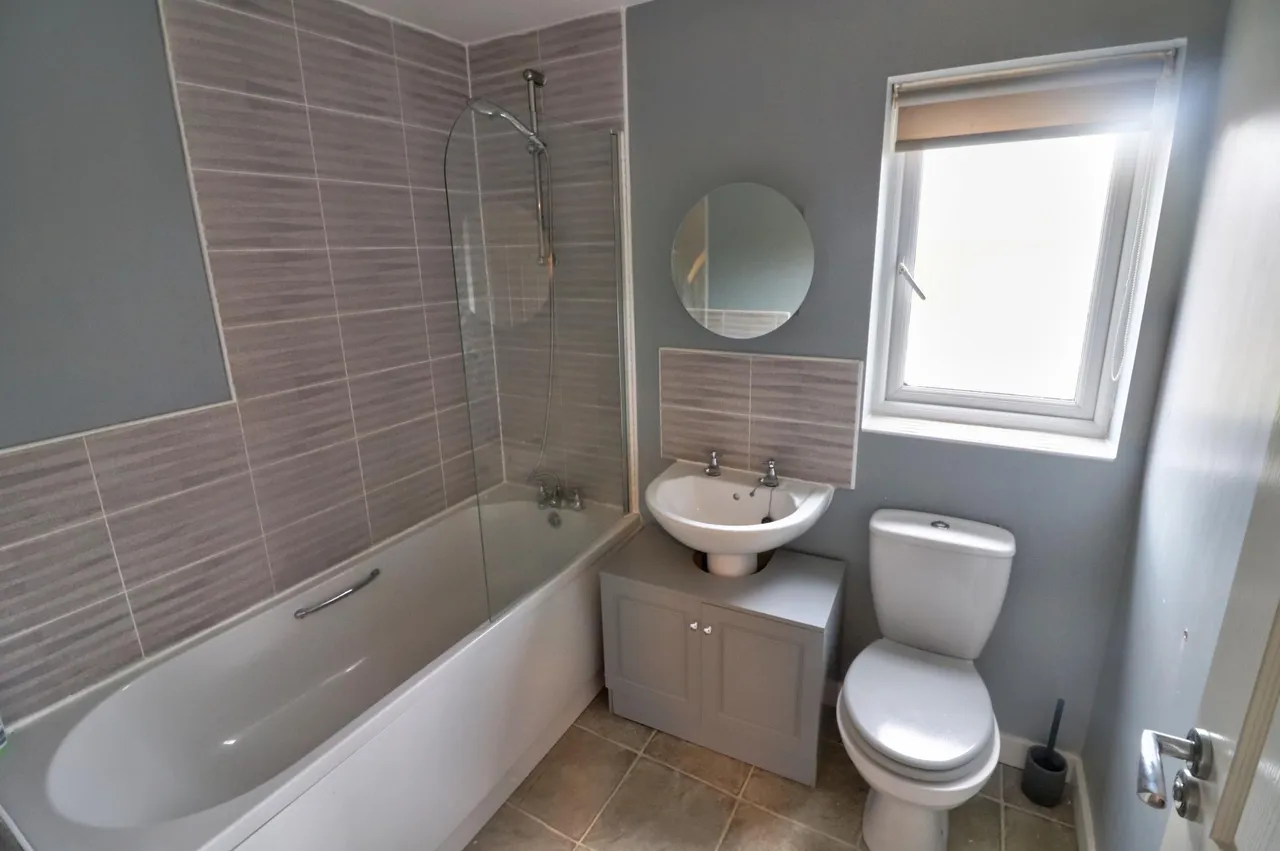 Northcote Avenue, Oldham, OL1, photo 14