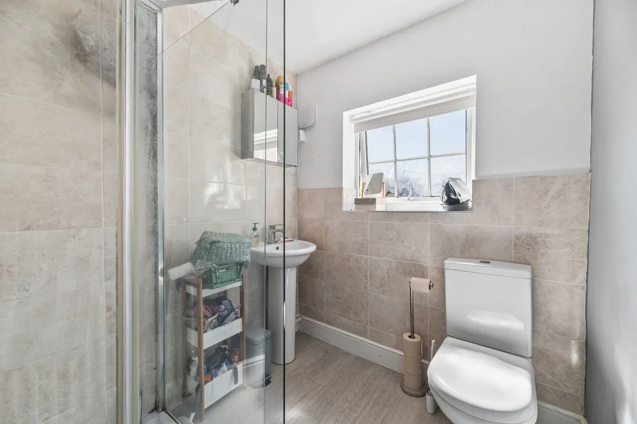 Chester Road, Frodsham, photo 34