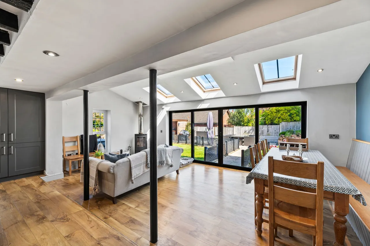 Chester Road, Frodsham, photo 11