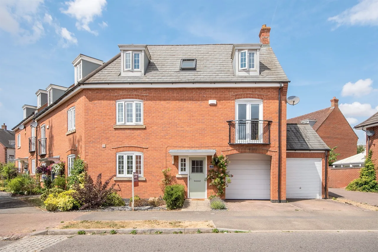 4 bed house for sale, Ironwood Avenue, Kettering, NN14