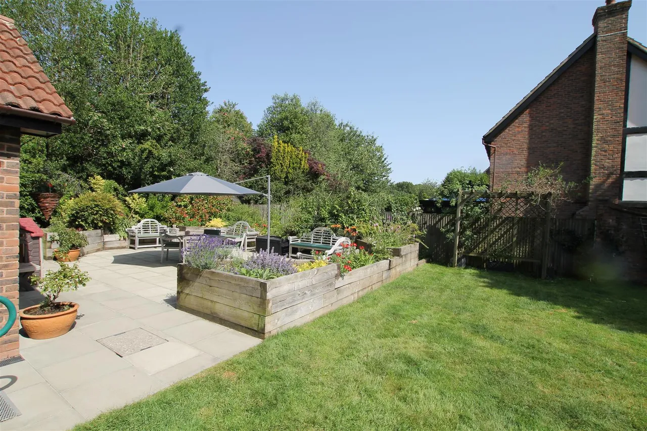 Brook Lane, Sarisbury Green, Southampton, photo 25