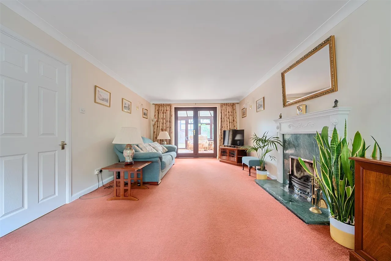 Brook Lane, Sarisbury Green, Southampton, photo 6