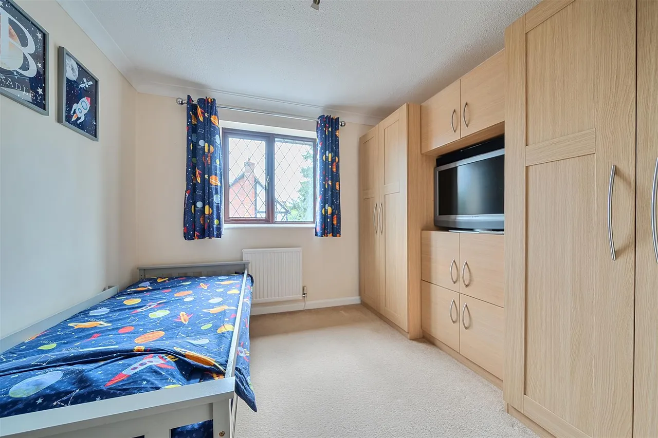 Brook Lane, Sarisbury Green, Southampton, photo 16