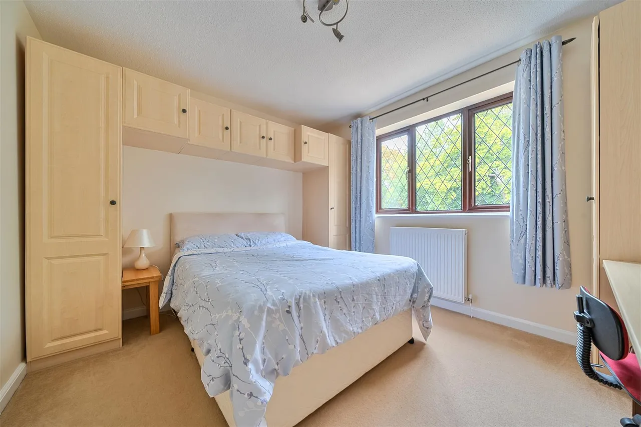 Brook Lane, Sarisbury Green, Southampton, photo 14