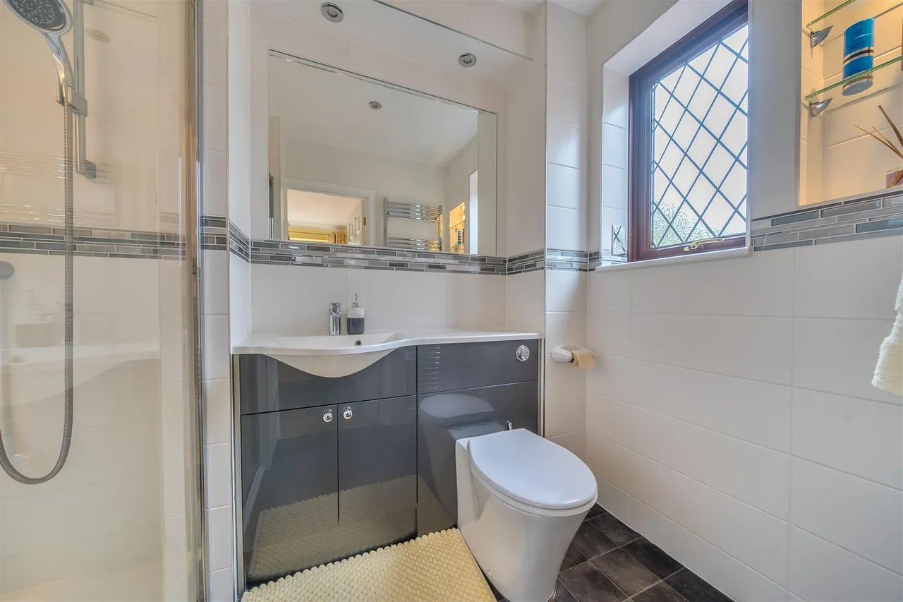 Brook Lane, Sarisbury Green, Southampton, photo 13