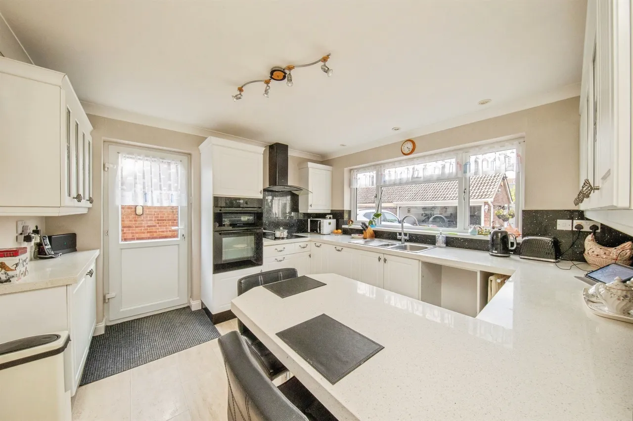 Oakley Road, Harwich, photo 3