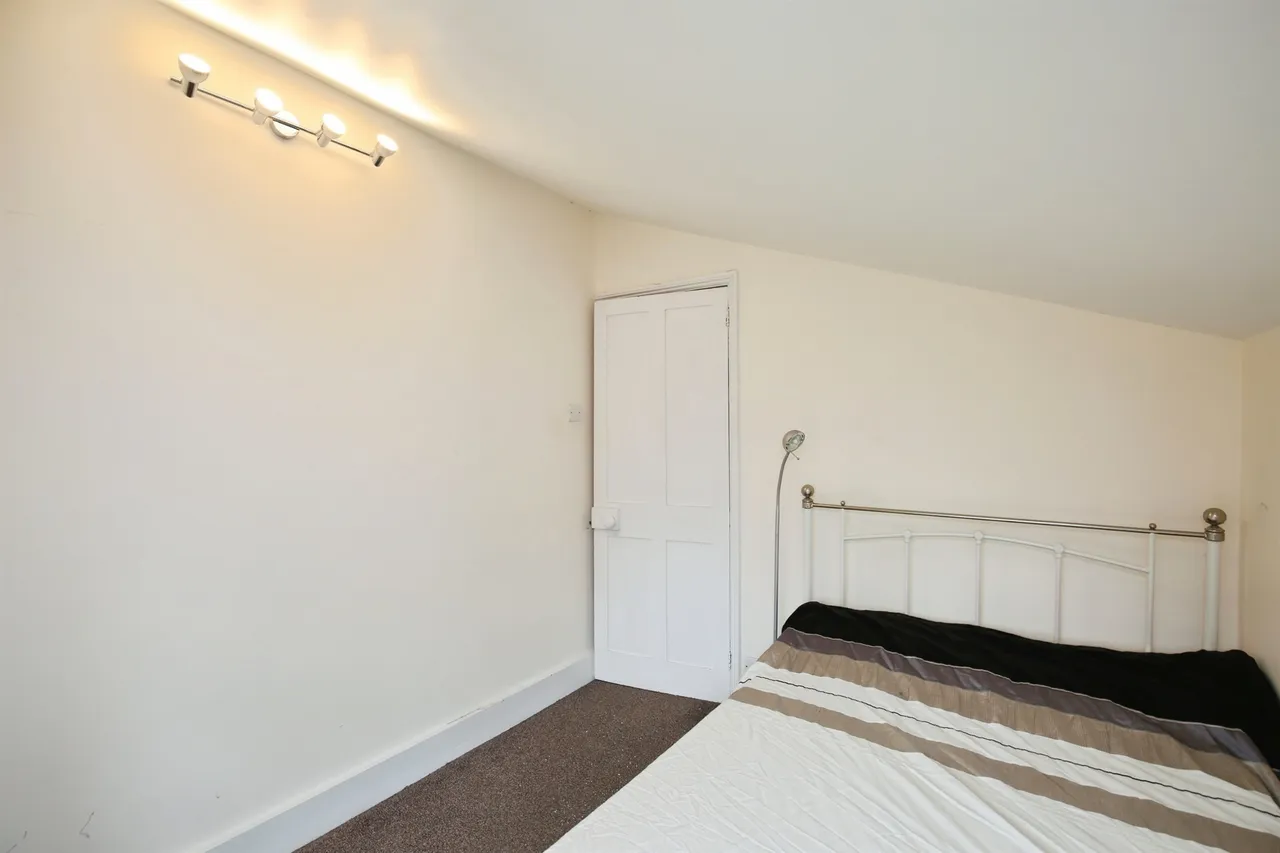 Cowley Road, Littlemore, Oxford, photo 8