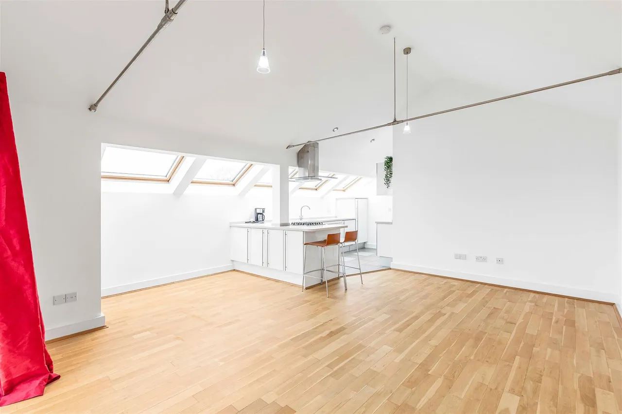 Hanson Close, Mortlake, SW14, photo 2