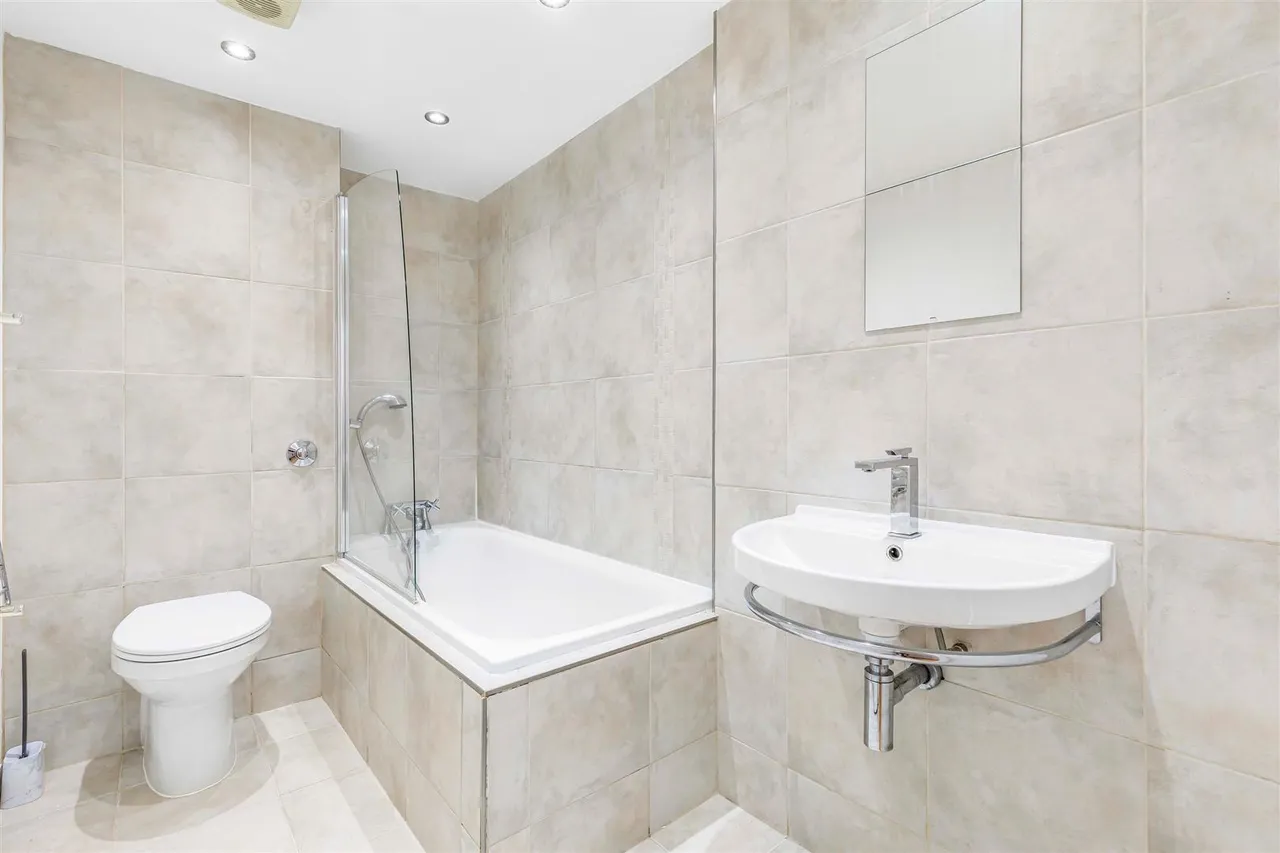 Hanson Close, Mortlake, SW14, photo 3