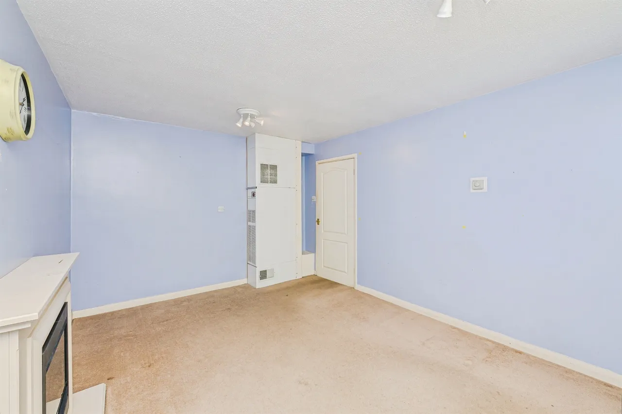 Coleshill Street, B72, photo 3