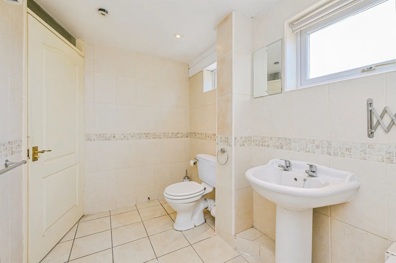 Coleshill Street, B72, photo 9