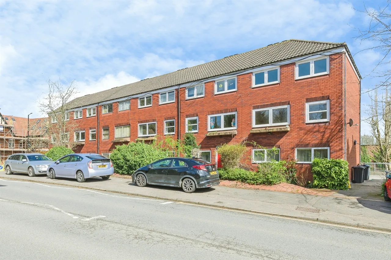 Coleshill Street, B72, photo 11