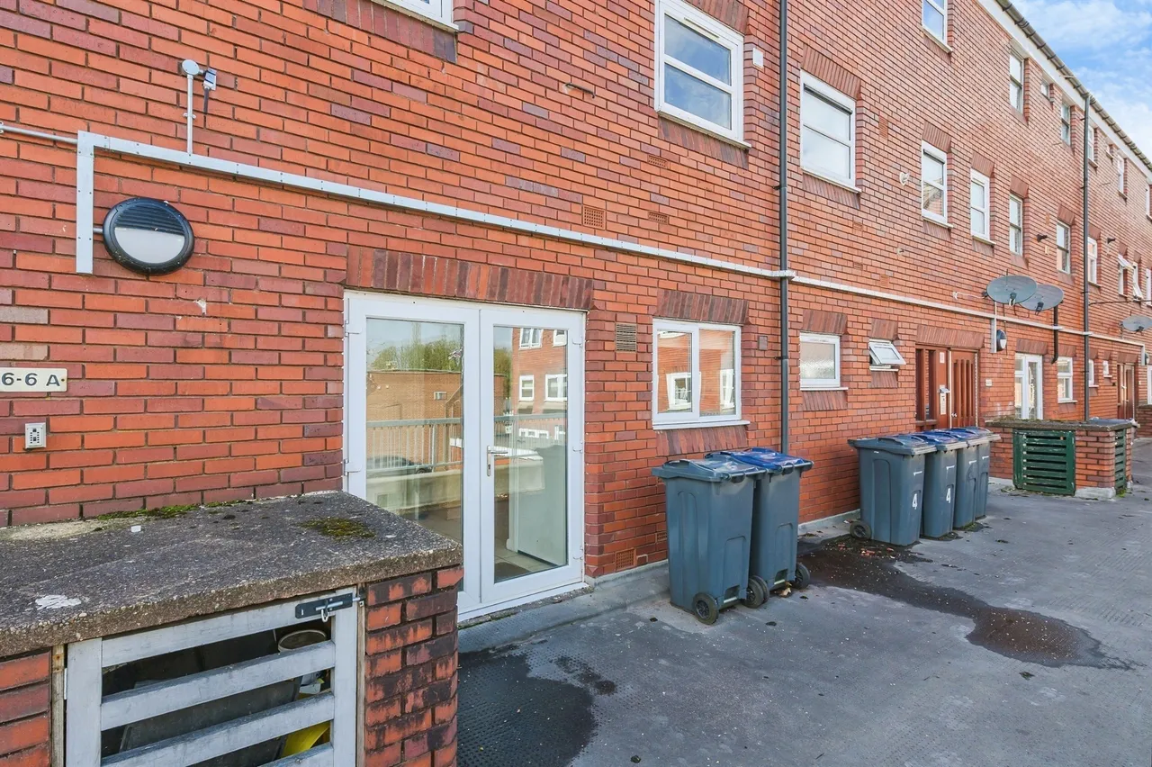 Coleshill Street, B72, photo 10