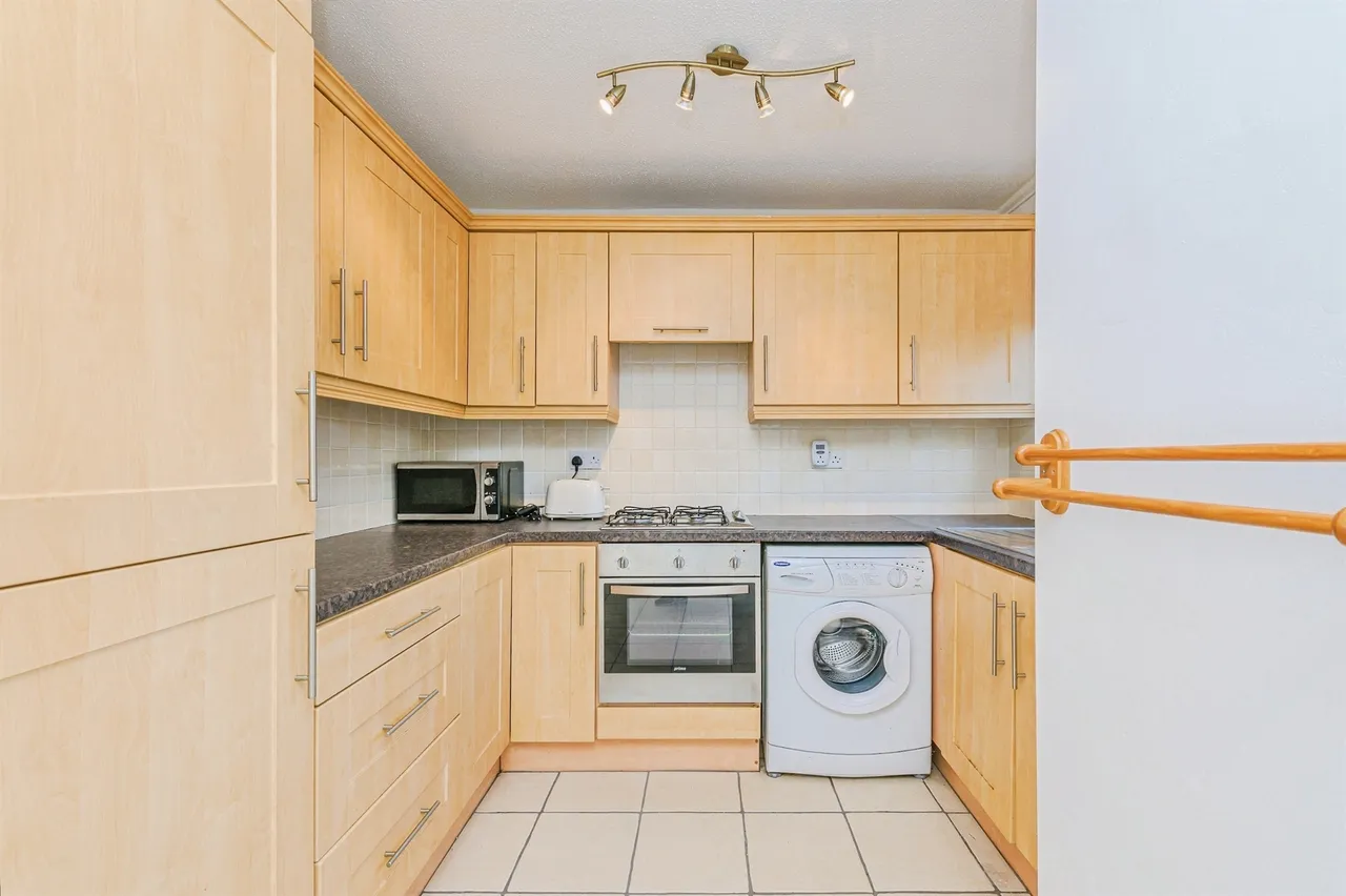 Coleshill Street, B72, photo 12