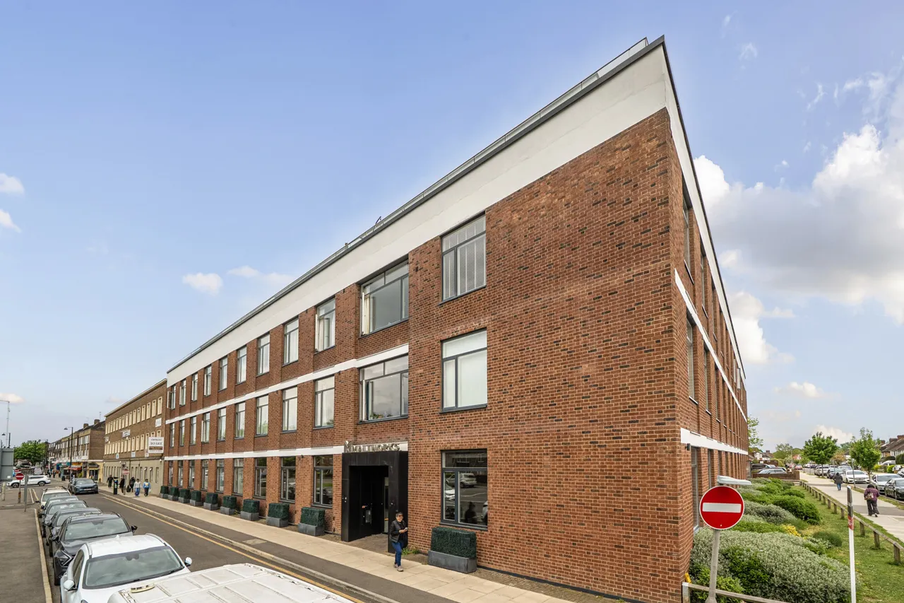 Field End Road, HA4, photo 10