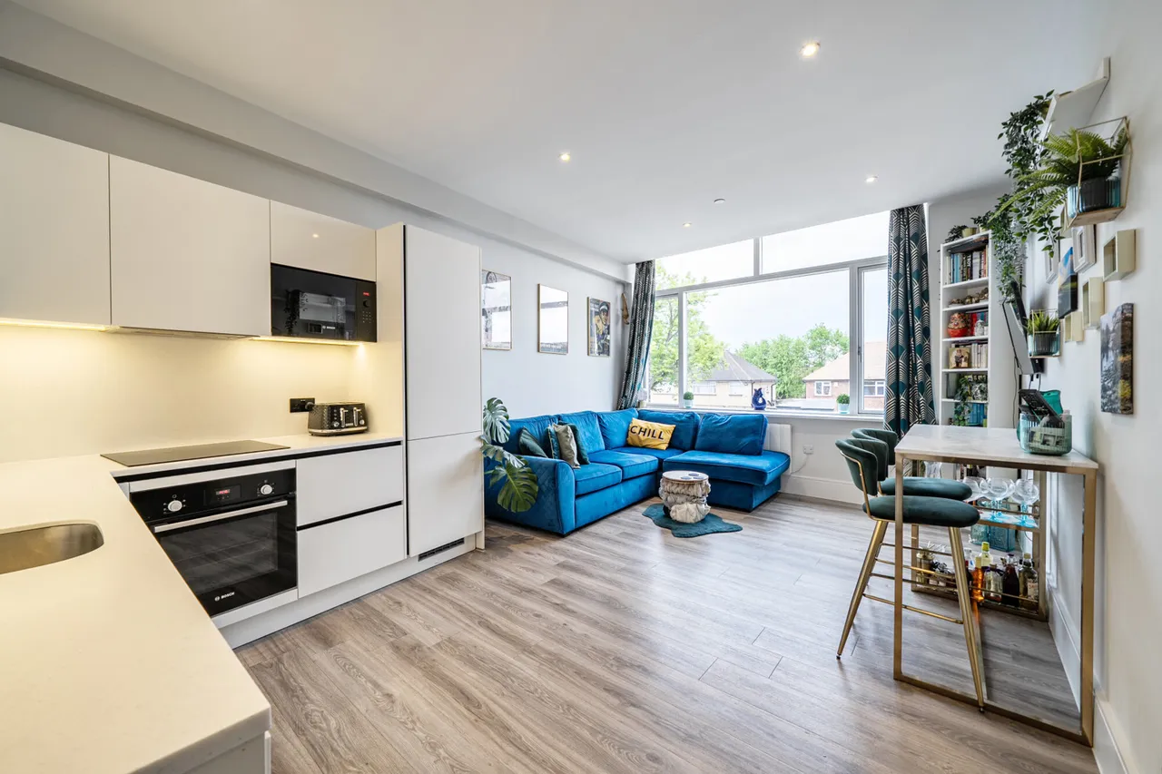 Field End Road, HA4, photo 4
