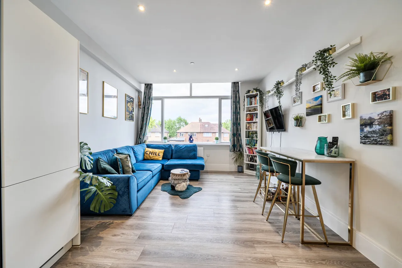 Field End Road, HA4, photo 16