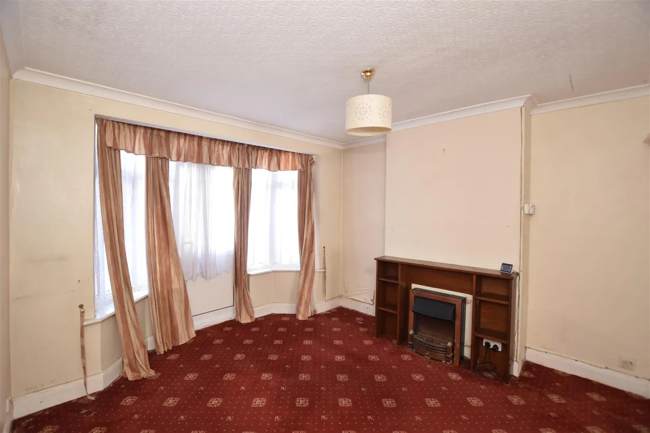 Wyld Way, Wembley, HA9, photo 3