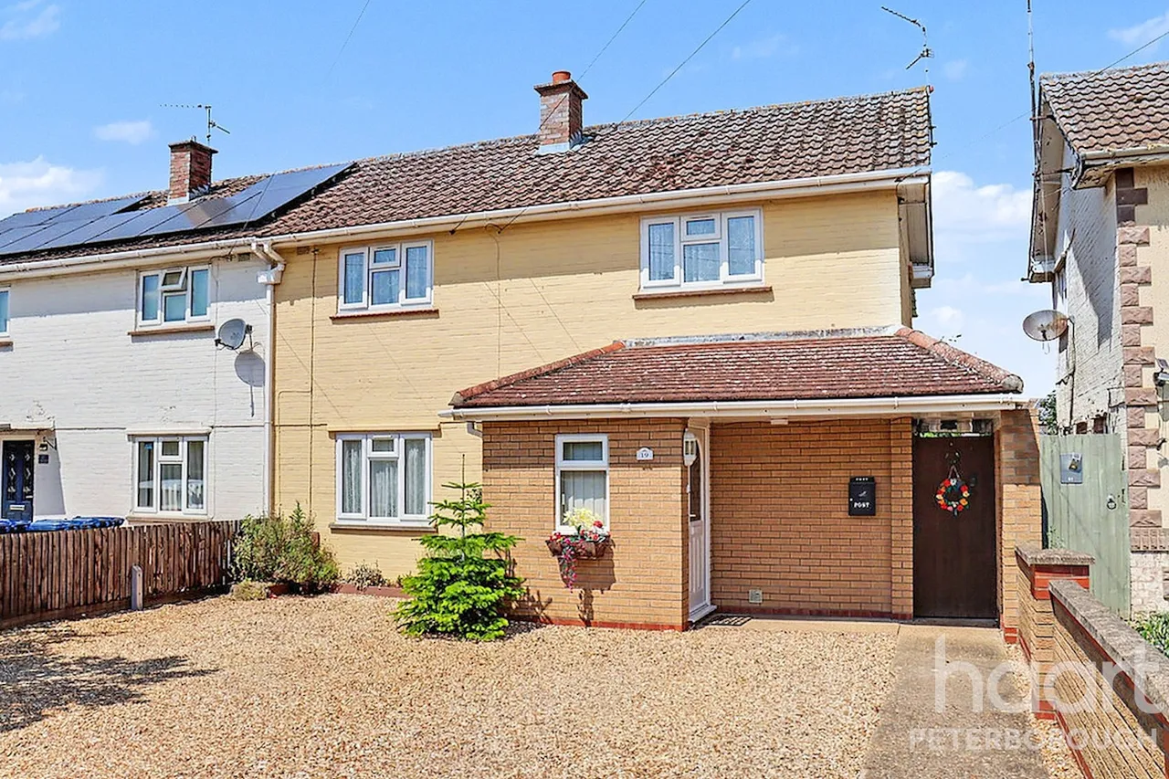 5 bed house for sale, Crescent Road, Whittlesey, PE7
