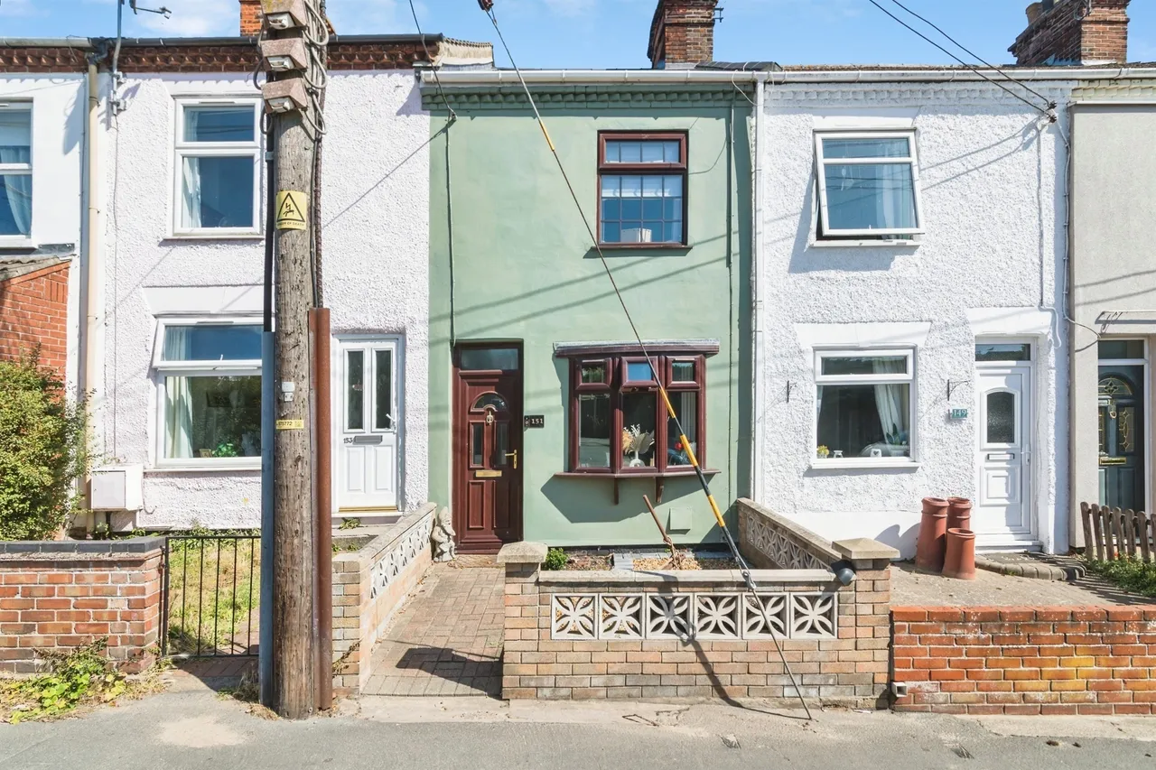 2 bed house for sale — Gorleston Road, Lowestoft