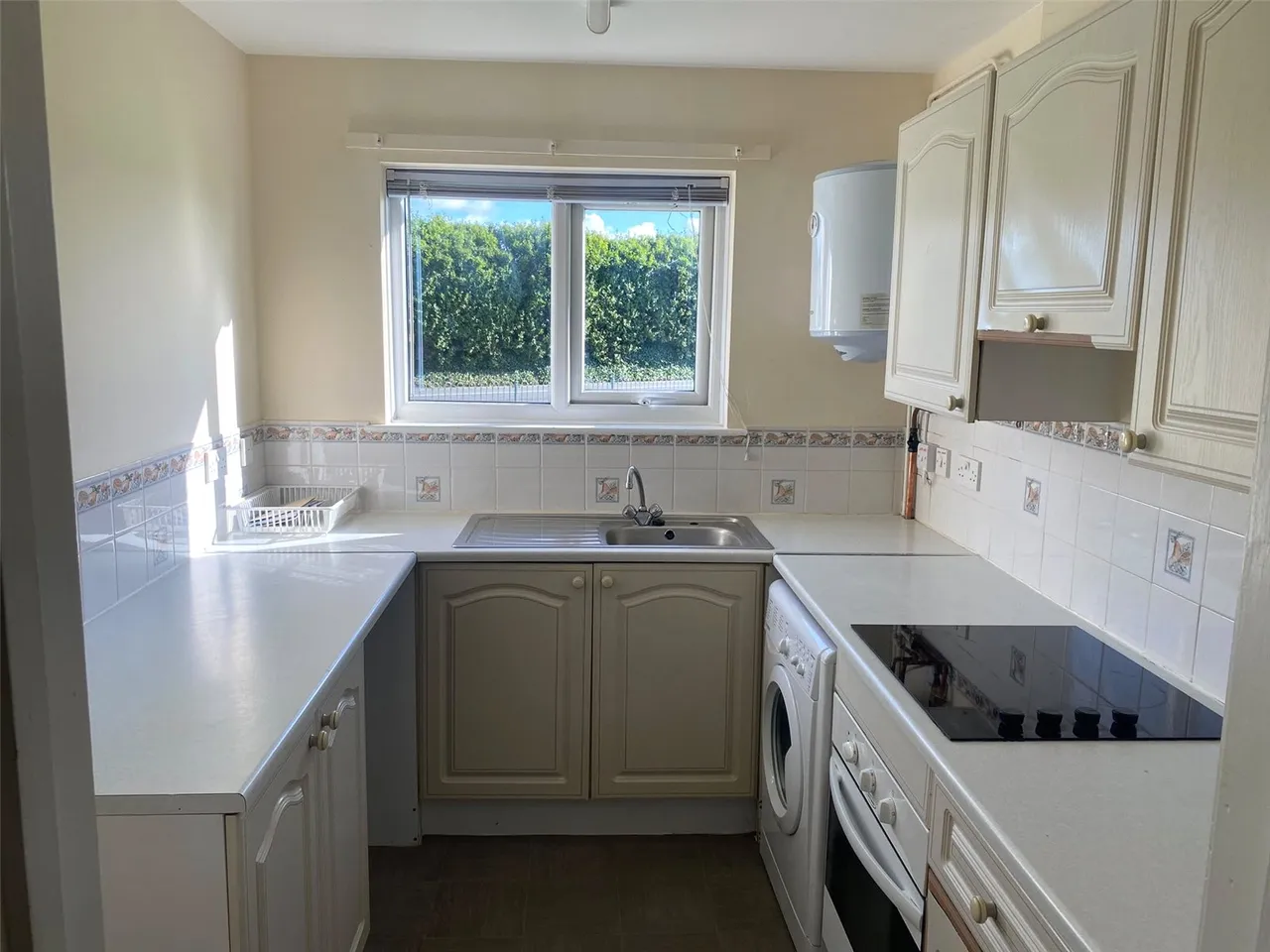 Neptune Road, Tywyn, photo 2