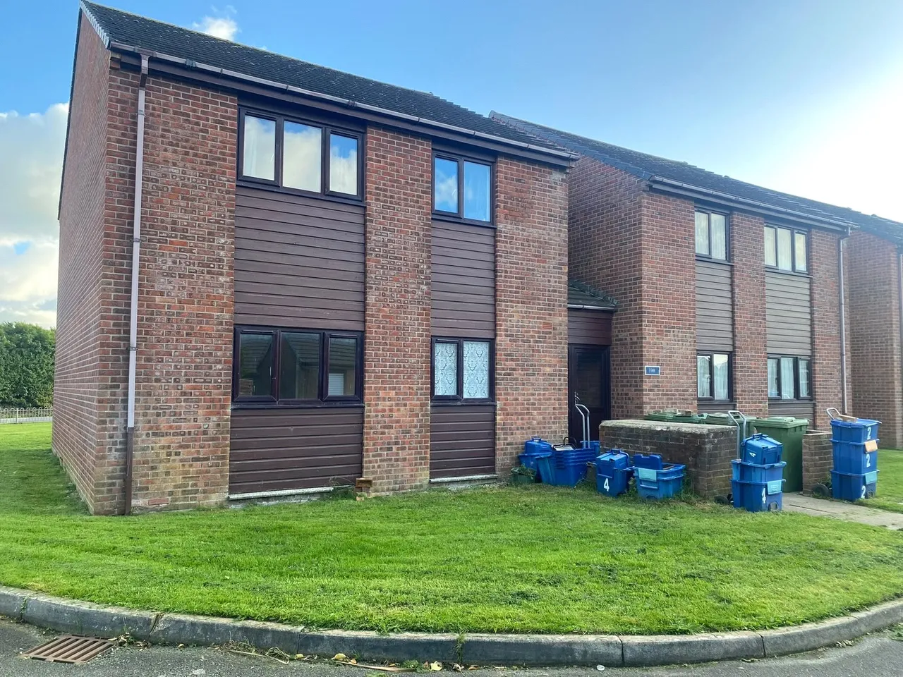 2 bed flat to rent, Neptune Road, Tywyn
