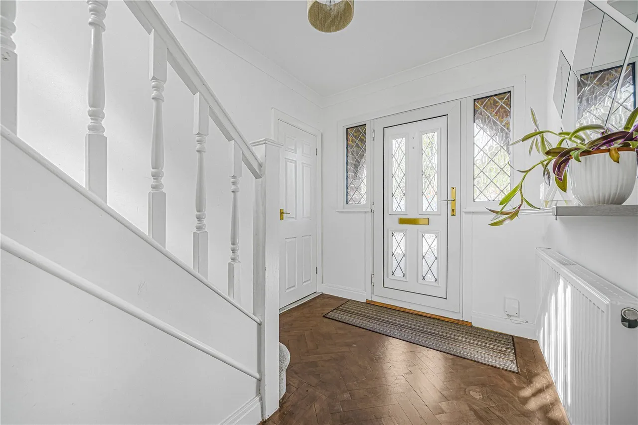 Queens Way, Hanworth Park, TW13, photo 12