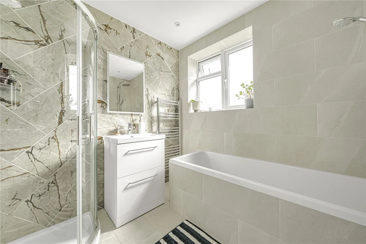 Queens Way, Hanworth Park, TW13, photo 11
