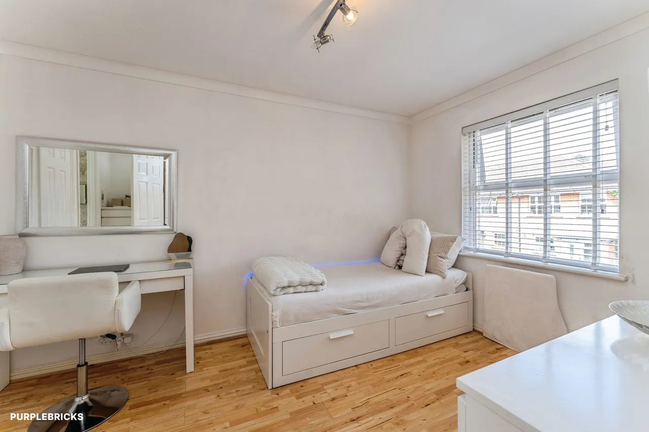 Sandwick Close, London, NW7, photo 4