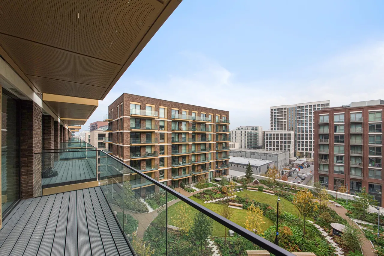 John Cabot House, Royal Wharf, E16, photo 3