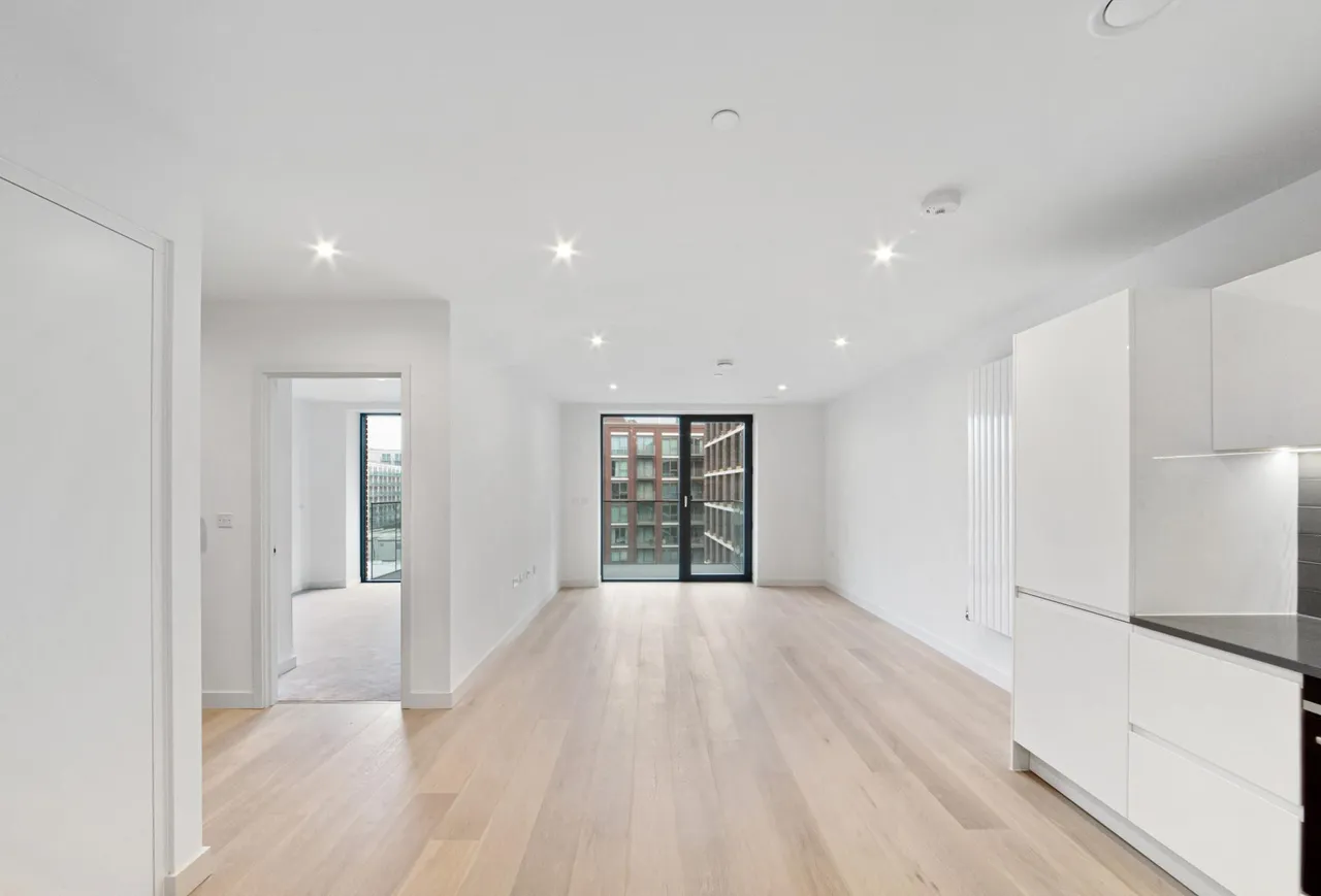 1 bed flat for sale, John Cabot House, Royal Wharf, E16