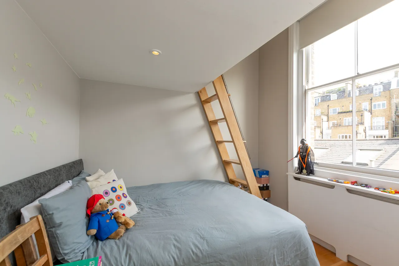 Flat 3, 14 Roland Gardens, London, photo 8