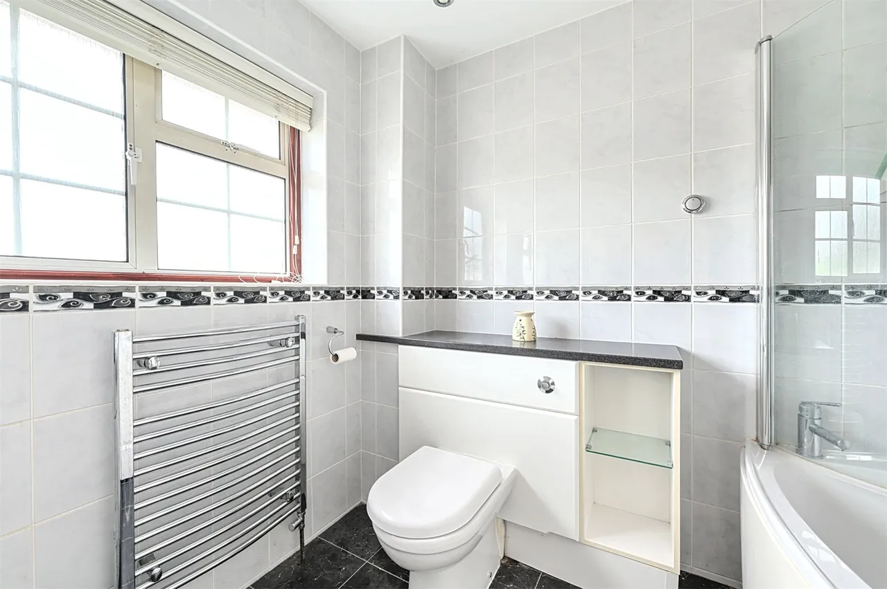 Curzon Drive, Church Crookham, Fleet, Hampshire, GU52 6JL, photo 9