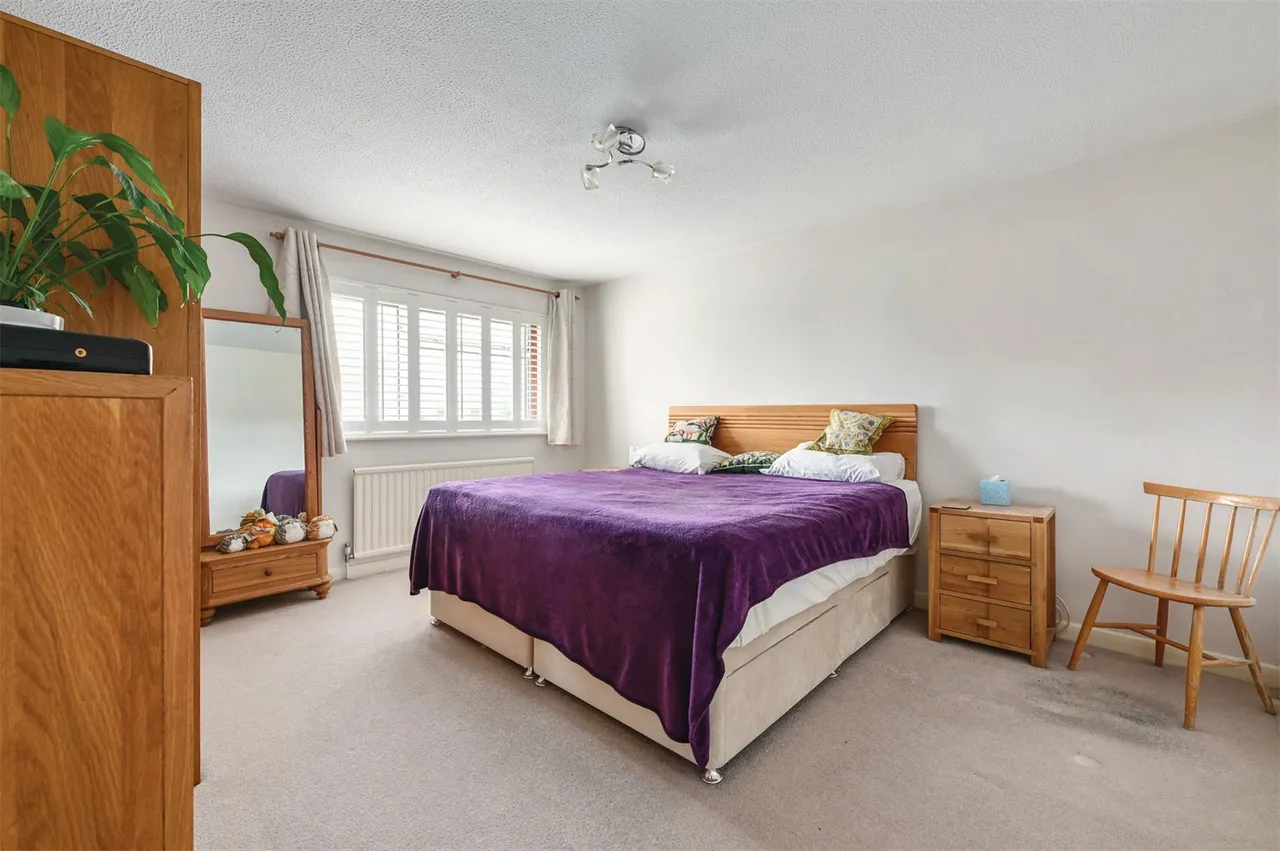 Curzon Drive, Church Crookham, Fleet, Hampshire, GU52 6JL, photo 5