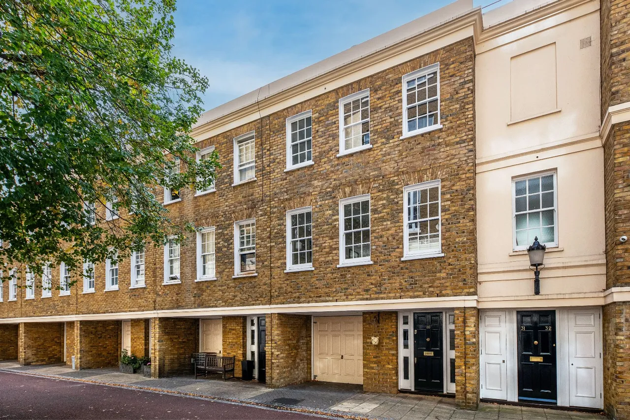 2 bed house for sale, Cornwall Terrace Mews, Regent's Park, NW1