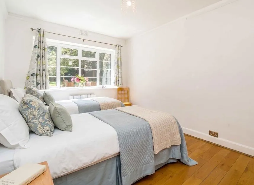 Cecil Close, Ealing, W5, photo 6