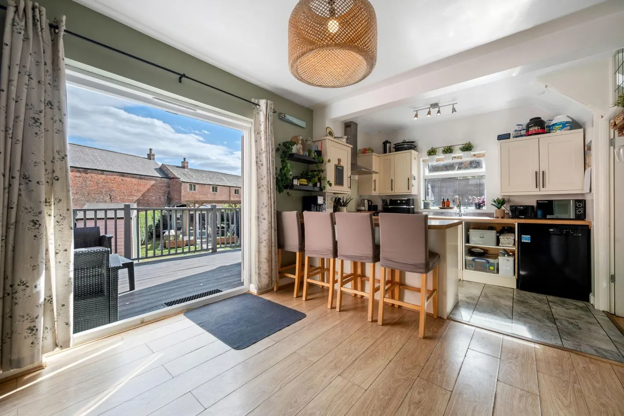 3 bed house for sale, Elms Road, Melton Mowbray, LE13