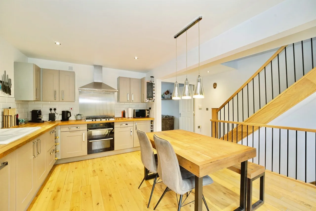 Castle Lodge Avenue, Rothwell, LS26, photo 2