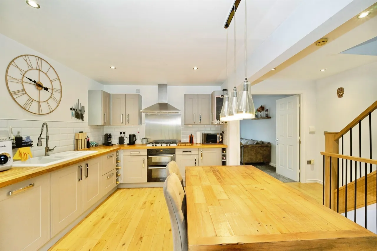 Castle Lodge Avenue, Rothwell, LS26, photo 5