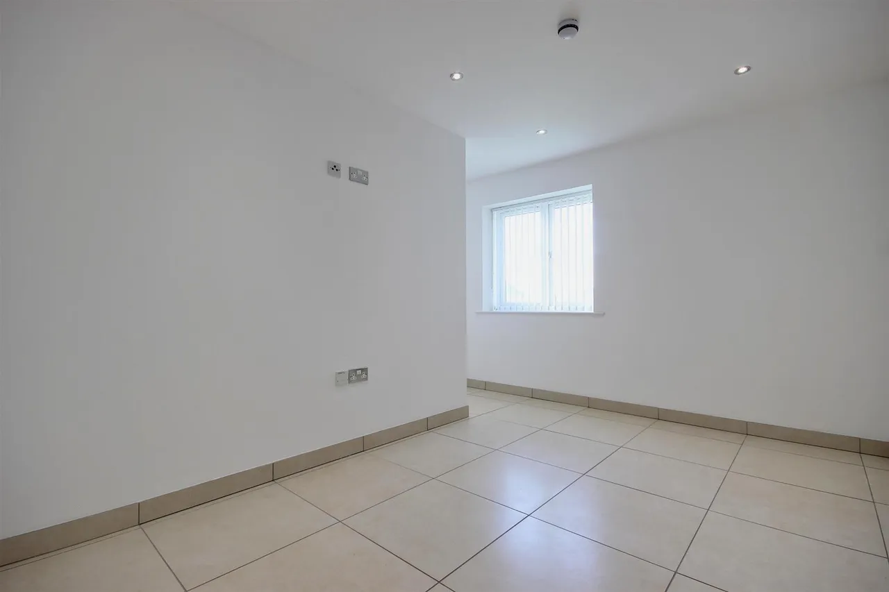 Broadway, Hornsea, photo 6
